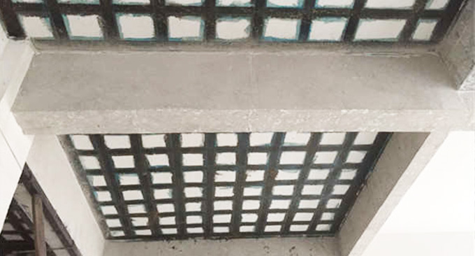 板粘貼碳纖維布加固法