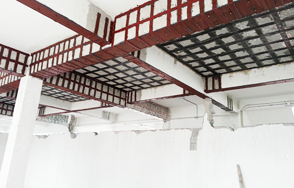 珠寶實業(yè)廠房粘貼碳纖維加固工程